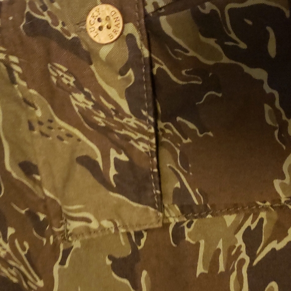 Lucky Brand size 16 NWT camoflage cargo shorts - Picture 5 of 5